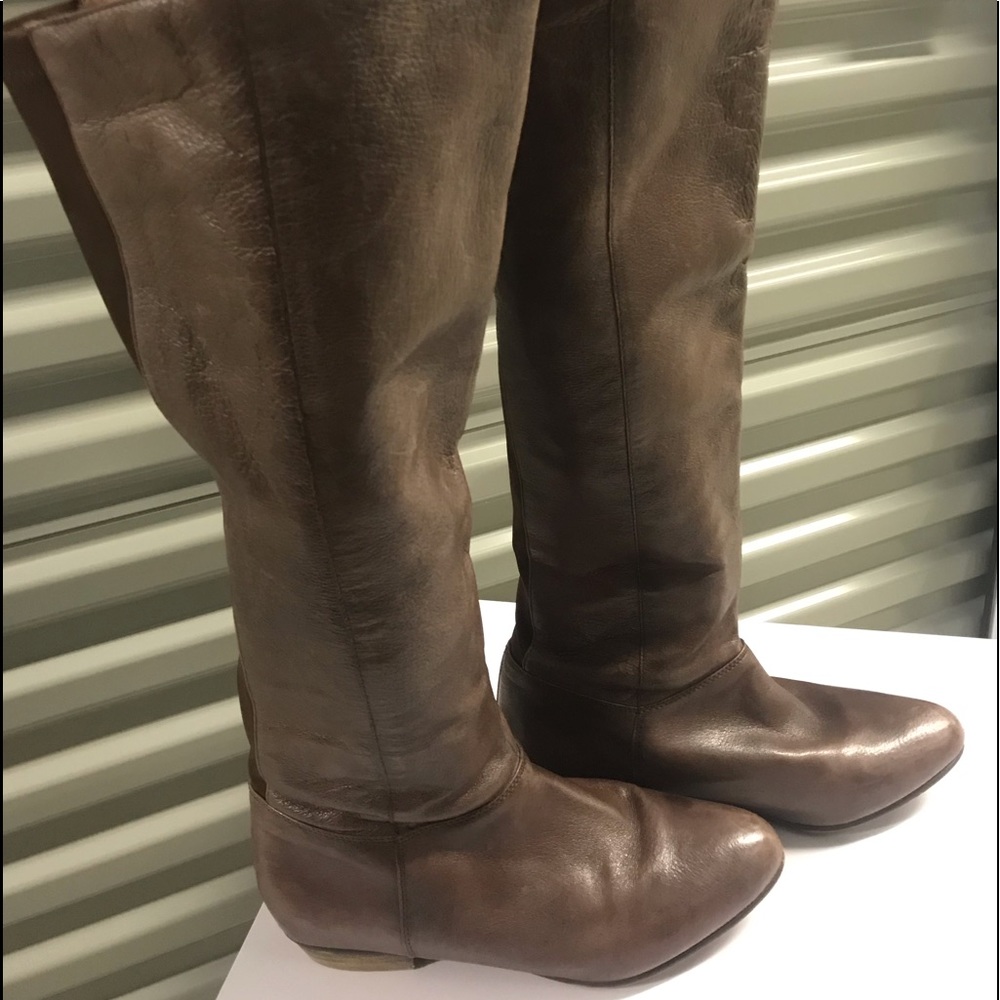 Creation soft leather knee-high pull-on stretch boots w/heel